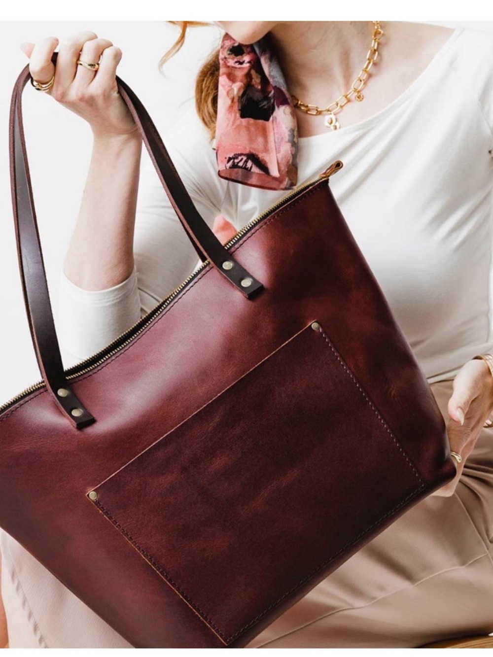 Portland Leather Zippered Large Tote Bag - Picture 15 of 16